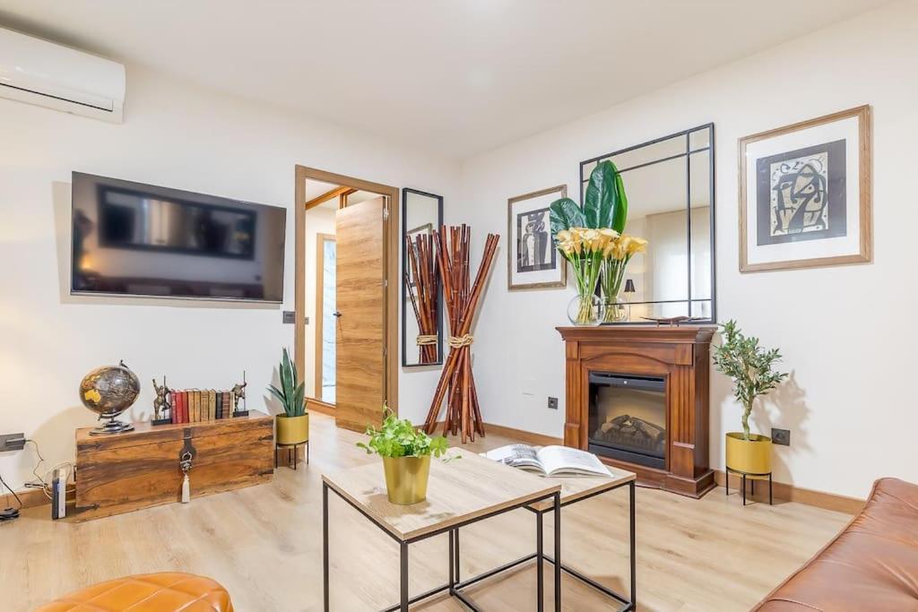 Apartamento Reformado Y Tranquilo Junto A Gran Via Madrid Exterior foto